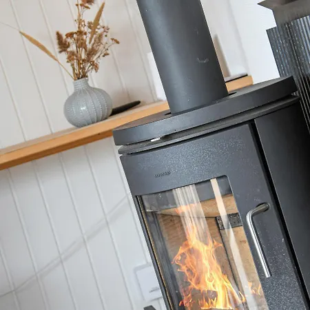 Hyggelig Spahytte Naer Stranden Sj636