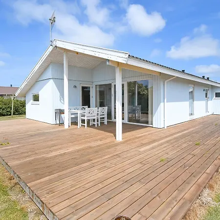 Hyggelig Spahytte Naer Stranden Sj636